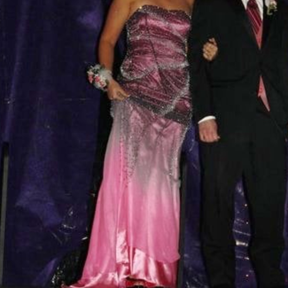 Rive Designs Strapless Prom Dress